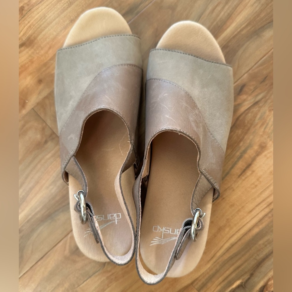 NWOT Dansko Madalyn Color Stone Slingback Sandal